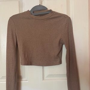 Brown/creme cropped top
